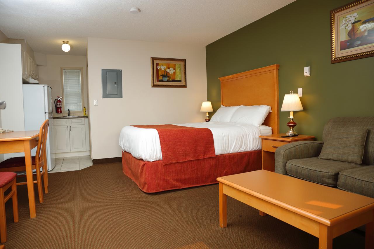 Chateau Motel Edmonton Bagian luar foto